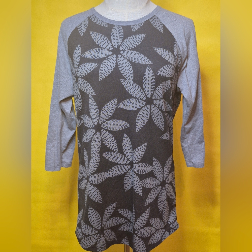 Source Unknown Gray and Black Floral Long Sleeve Top